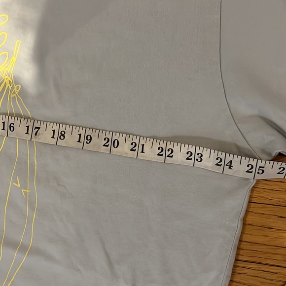 New Levi’s Graphic T-Shirt - Picture 5 of 11